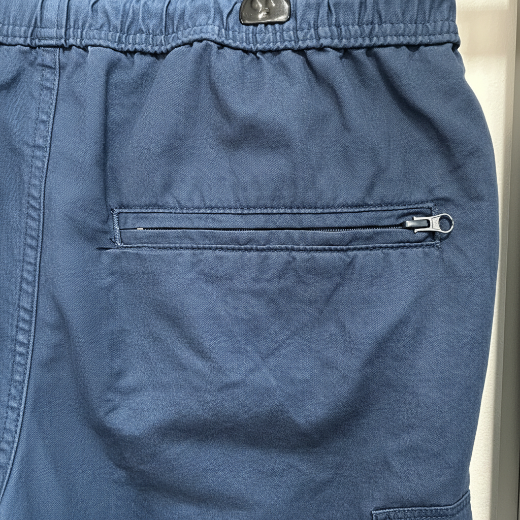 Détail poche arrière bleu