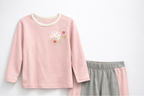 Ensemble Bébé 3 Pièces “Retro Girl” – Veste Zippée + Pantalon + Tee-shirt ML (Gris/Rose)